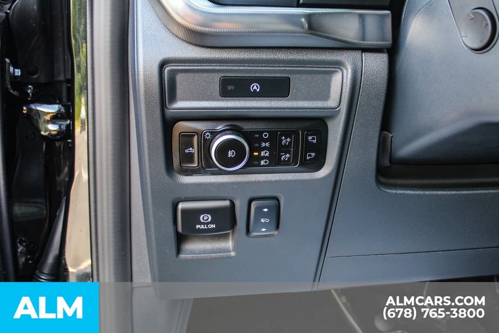 Used 2025 Black Ford Platinum image 29