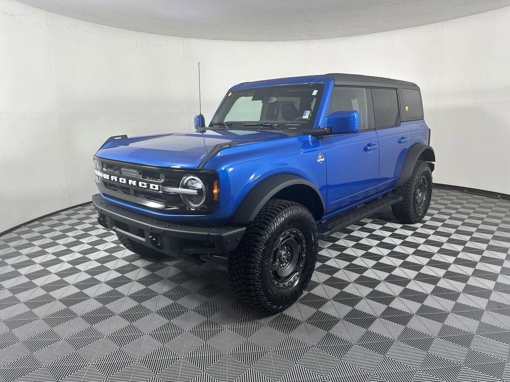 2024 Ford Bronco Outer Banks 3