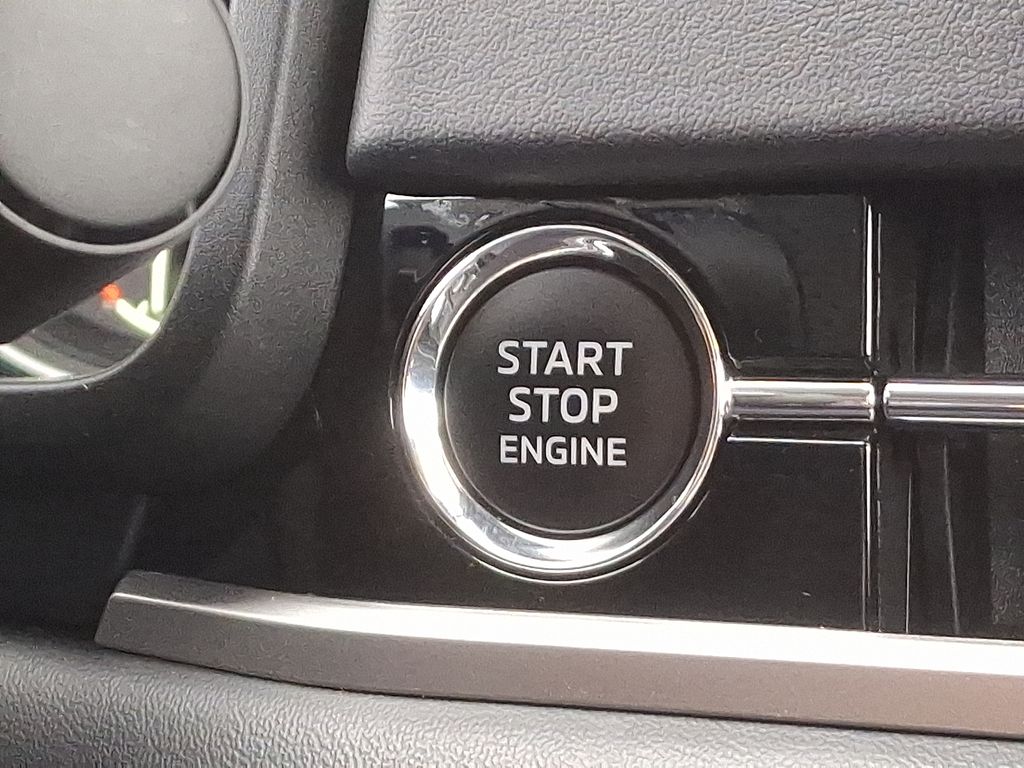 Thumbnail: 2024 Mitsubishi Outlander - 25