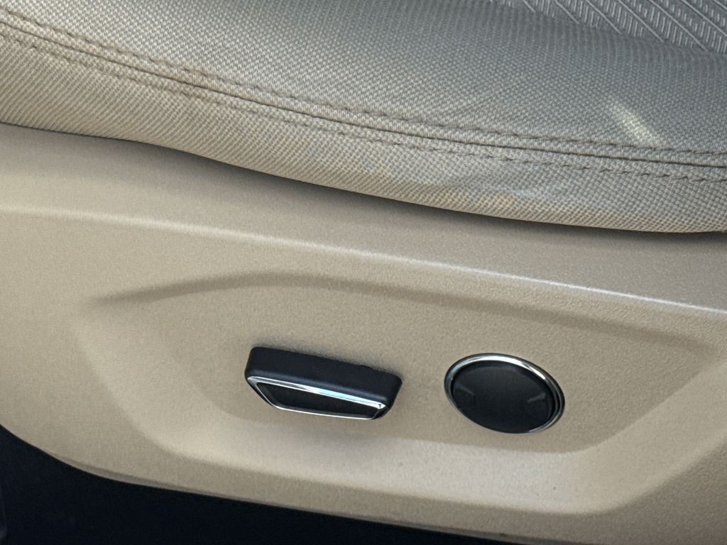 2017 Ford Explorer Base photo 18