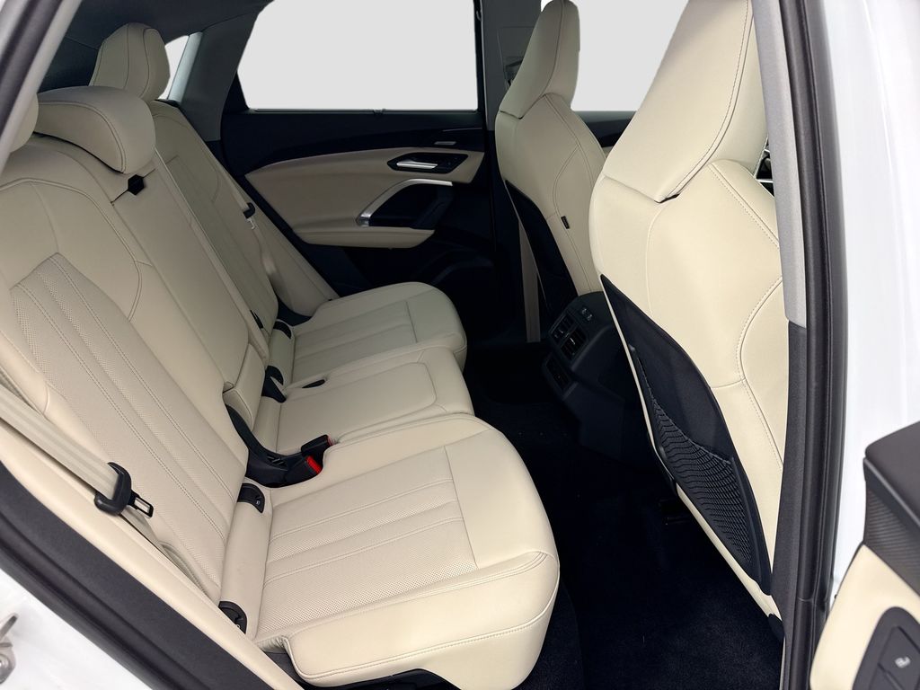 Thumbnail: 2026 Audi Q5 - 21