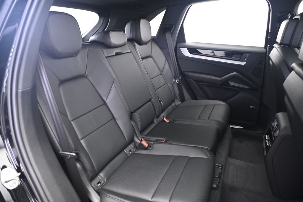 Thumbnail: 2025 Porsche Cayenne - 23
