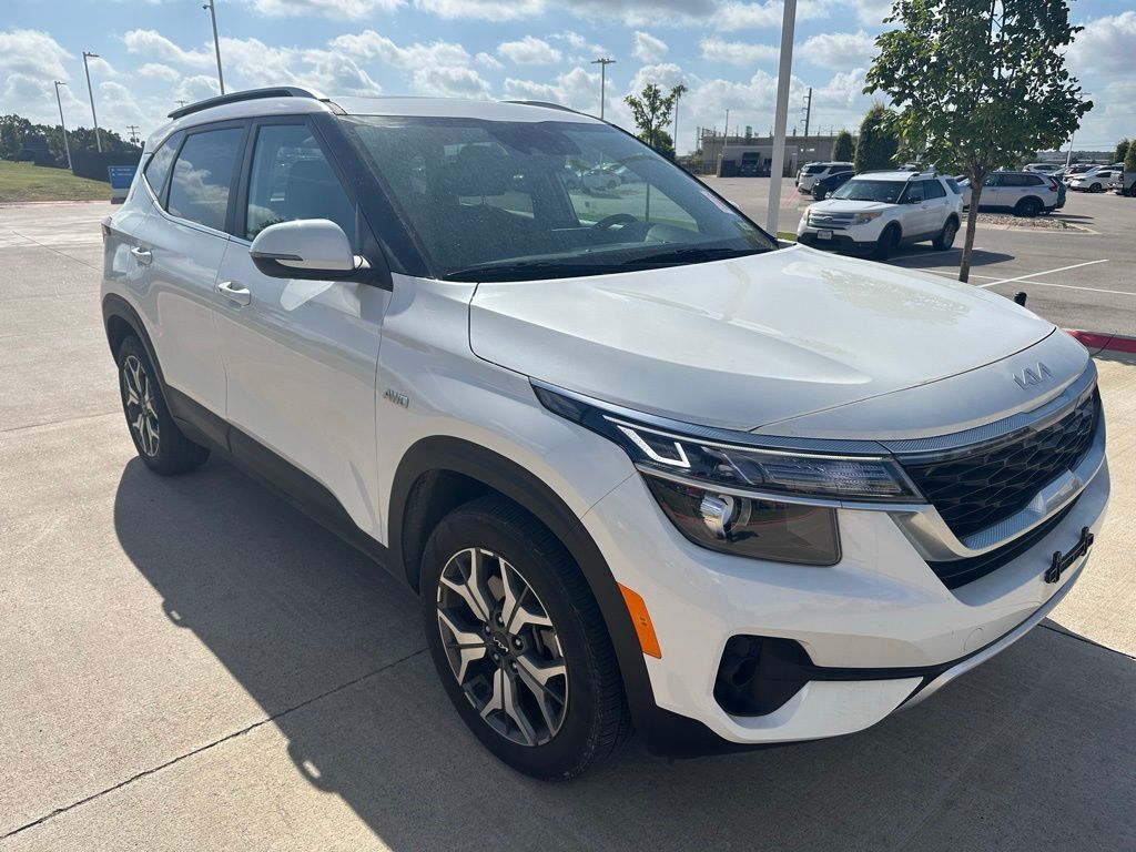 Thumbnail: 2023 Kia Seltos - 2