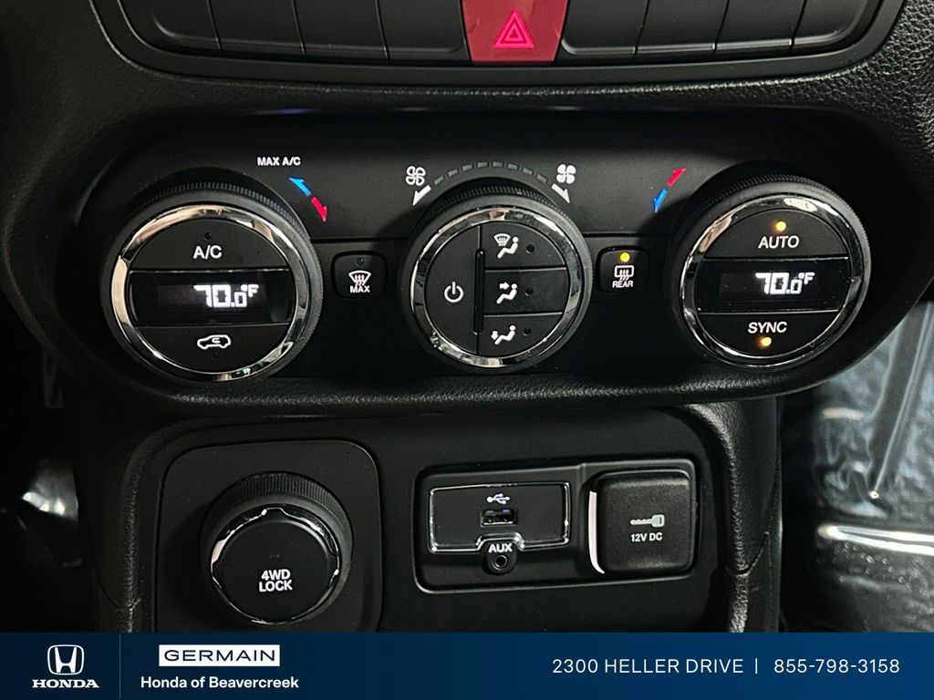 Used 2015 Orange Jeep Latitude image 24