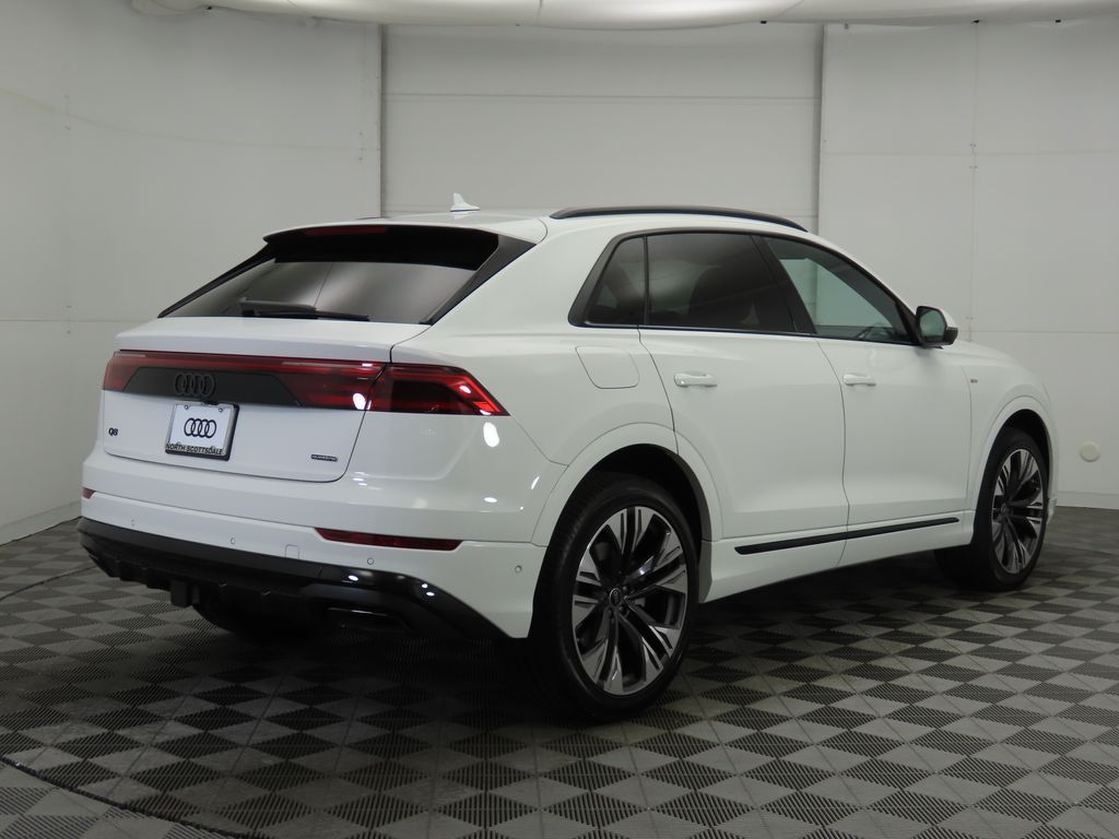 Thumbnail: 2025 Audi Q8 - 5
