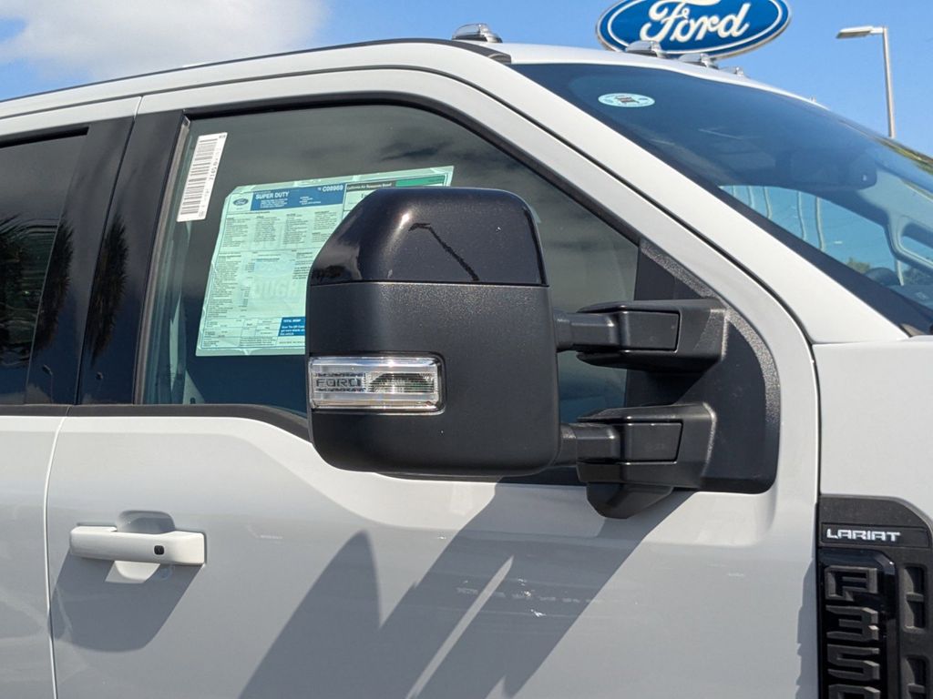 2026 Ford Super Duty F-350 SRW LARIAT