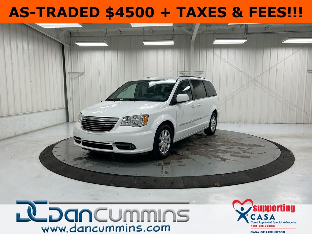 2016 Chrysler Town & Country Touring FWD