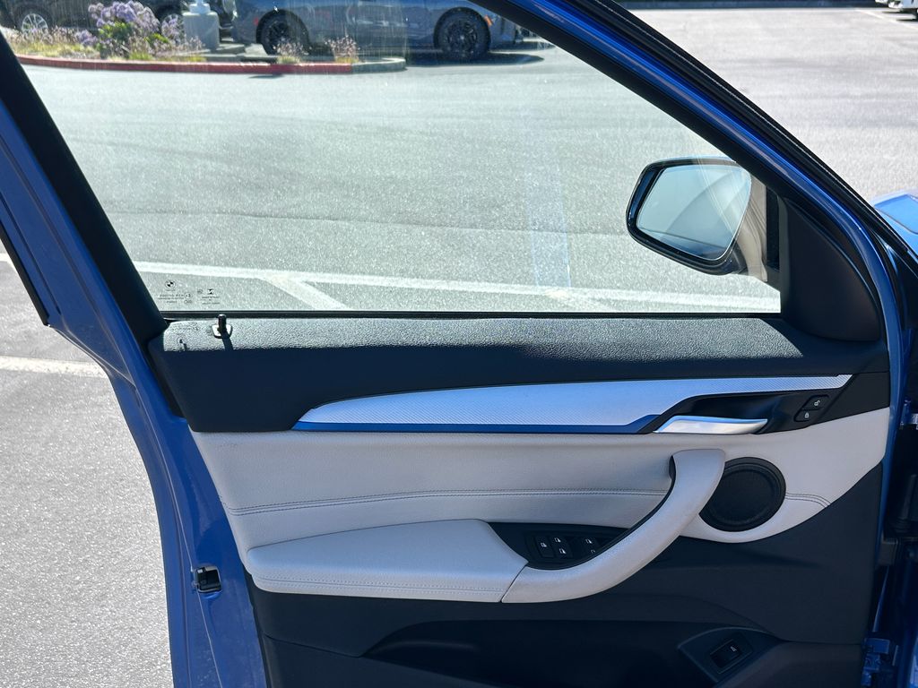 Thumbnail: 2019 BMW X1 - 11