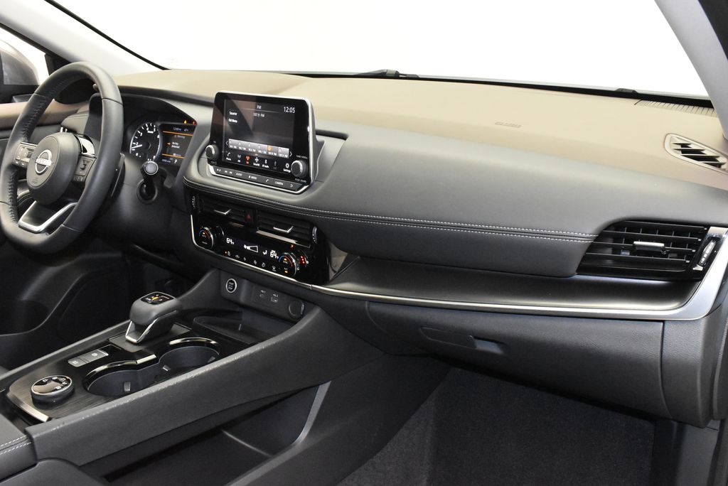 2022 Nissan Rogue SV 25