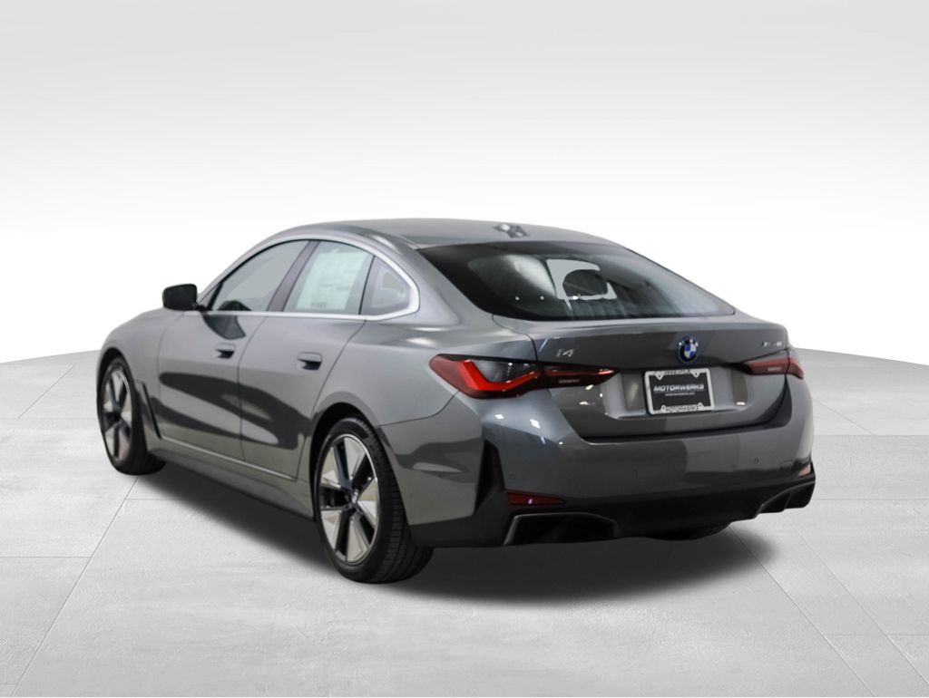 Thumbnail: 2025 BMW i4 - 3