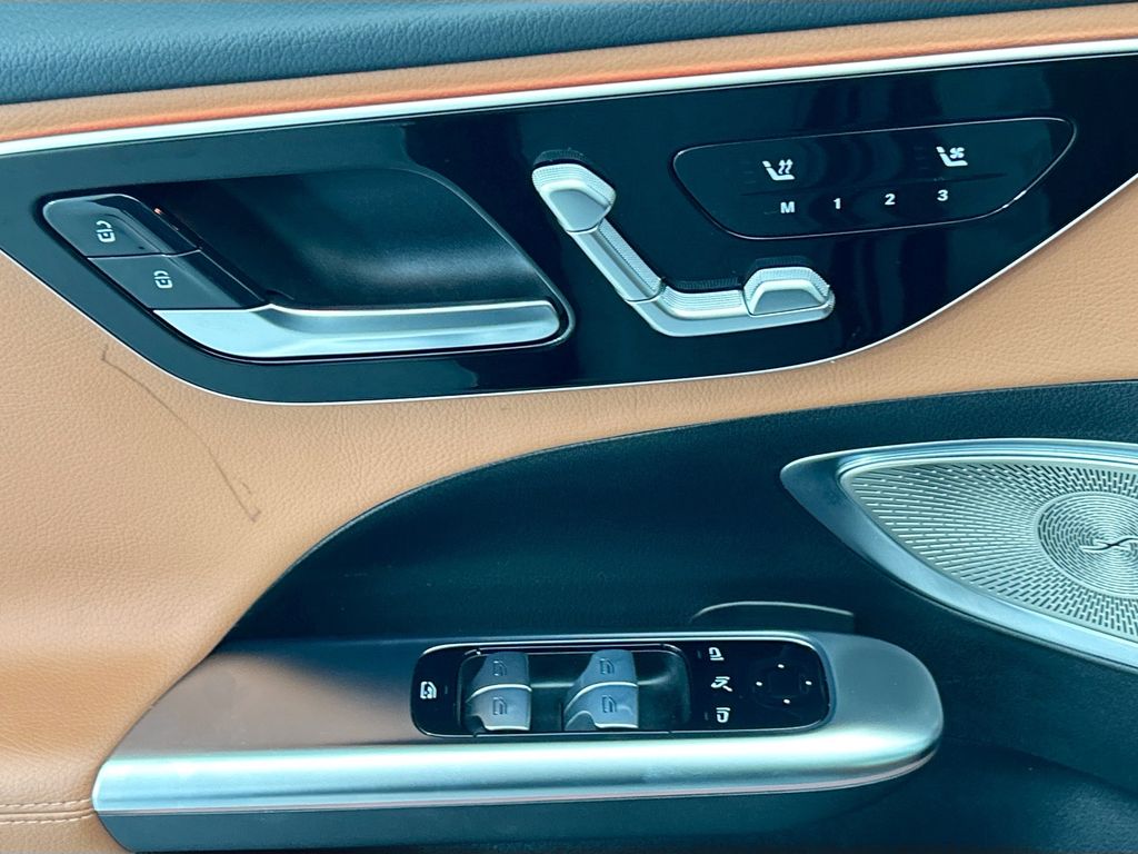 Thumbnail: 2025 Mercedes-Benz C-Class - 22