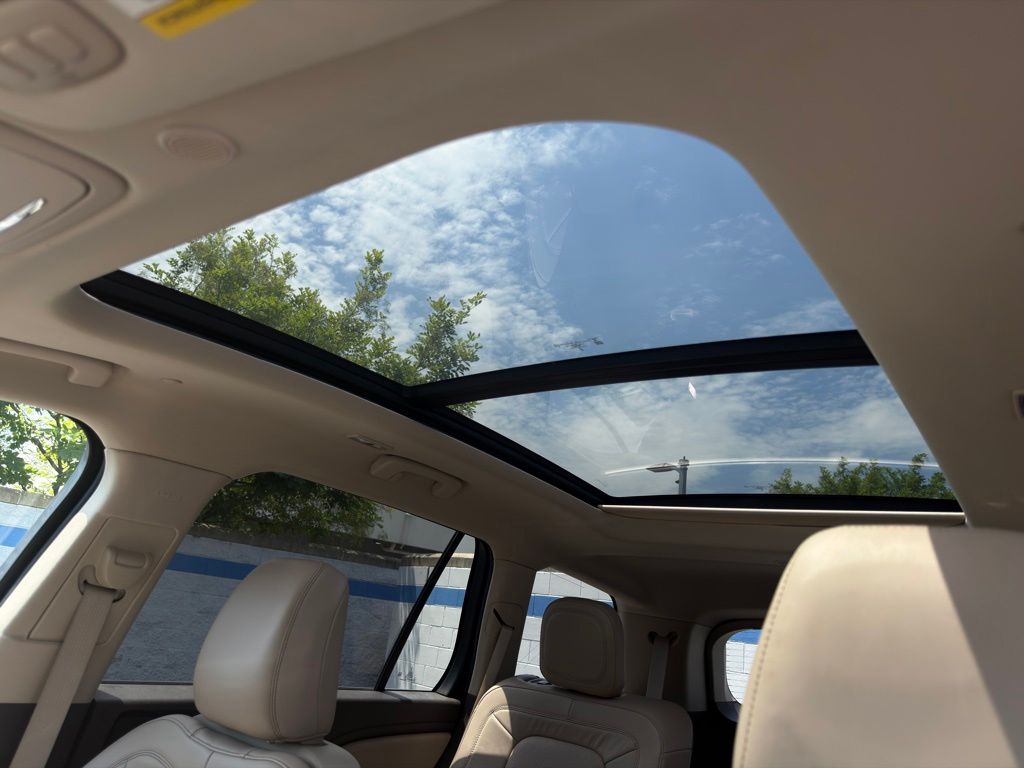 Thumbnail: 2021 Lincoln Aviator - 11