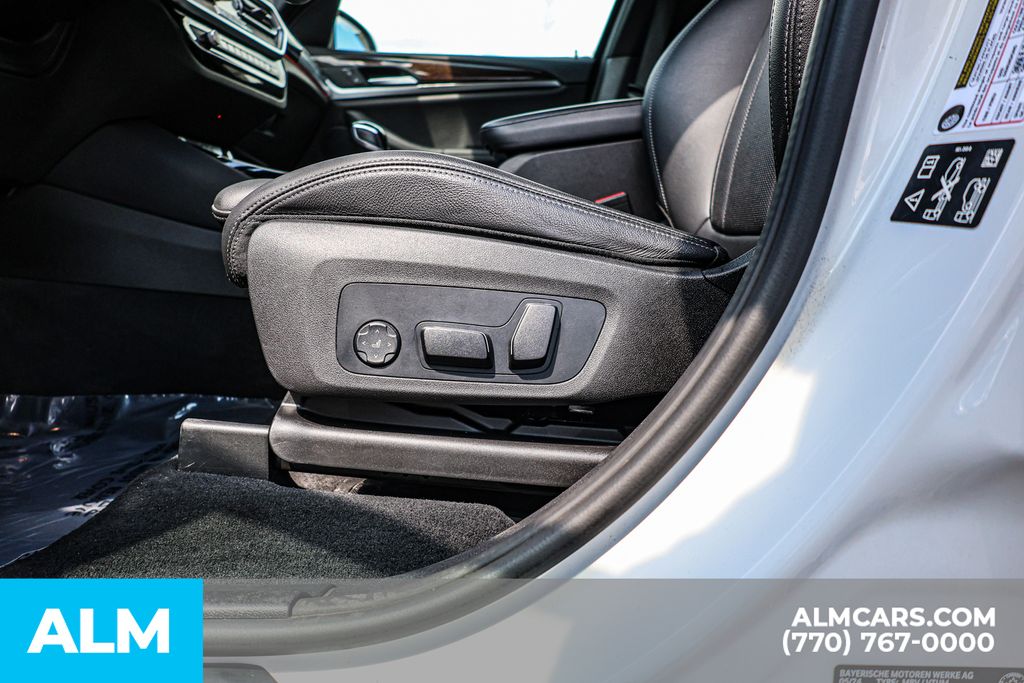 Used 2024 White BMW xDrive30i image 25