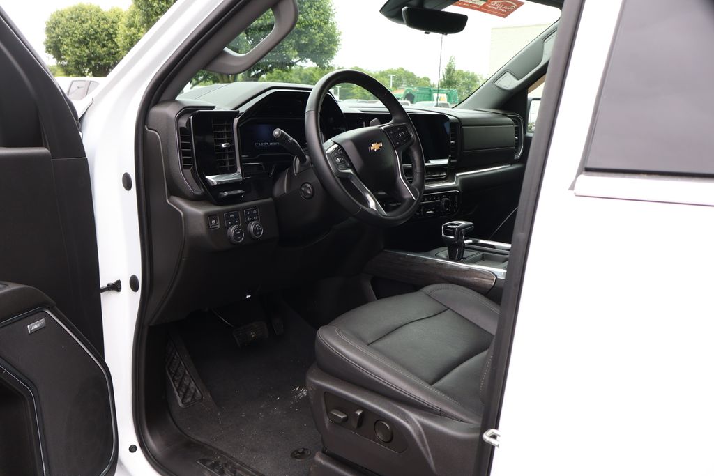 2023 Chevrolet Silverado 1500 LTZ 11