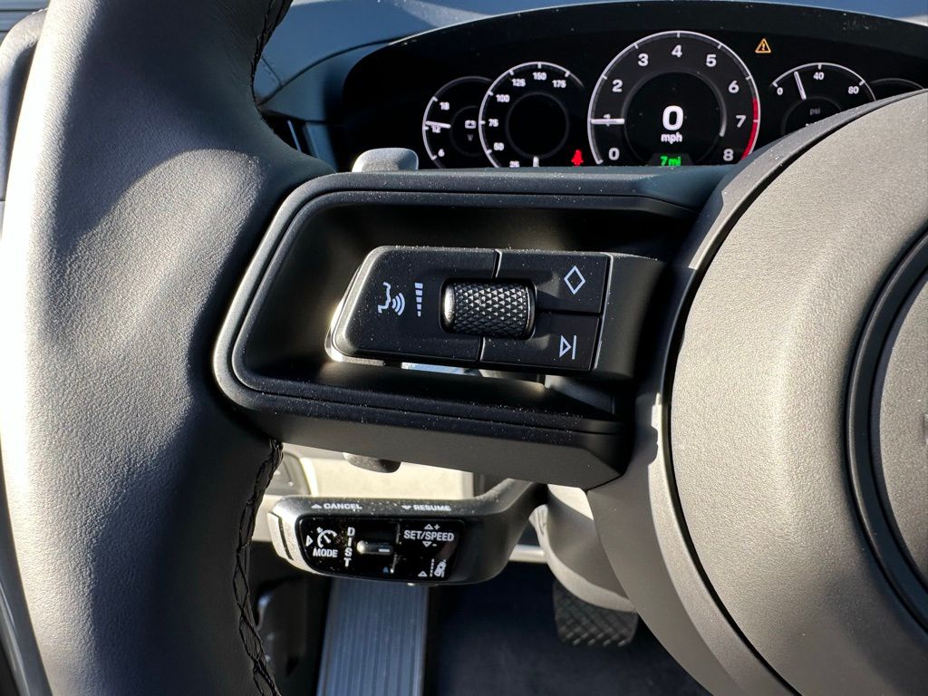 Thumbnail: 2026 Porsche Cayenne - 17