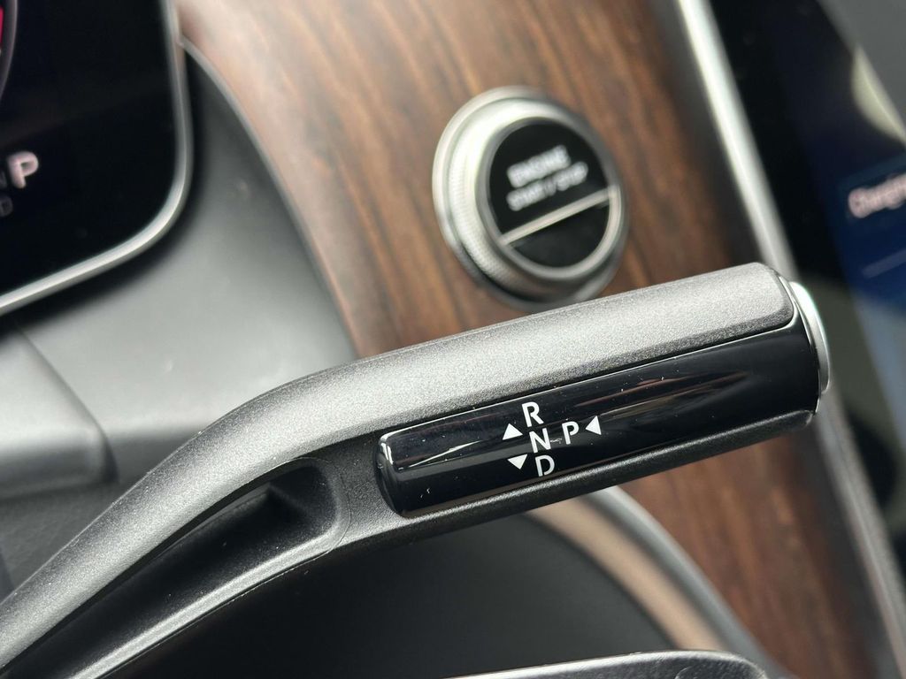 2025 Mercedes-Benz GLC 350 21
