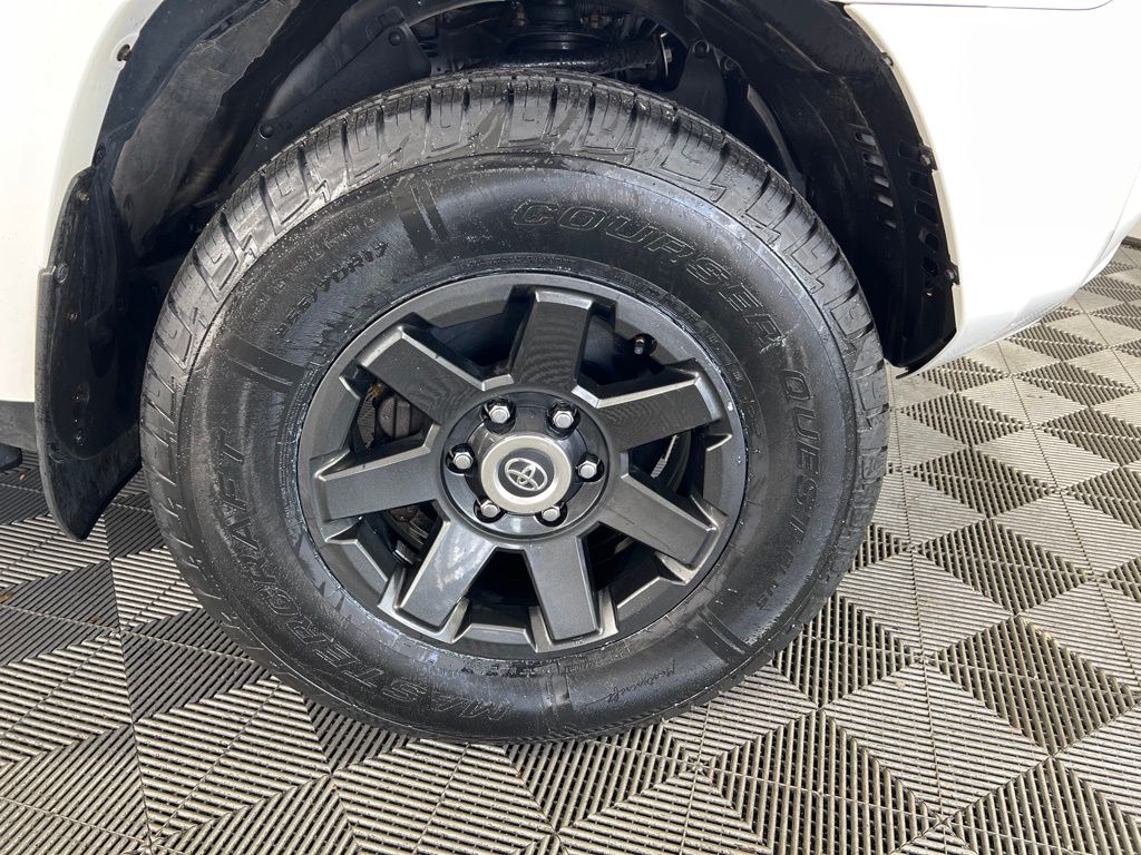 Used 2022 White Toyota Trail image 19