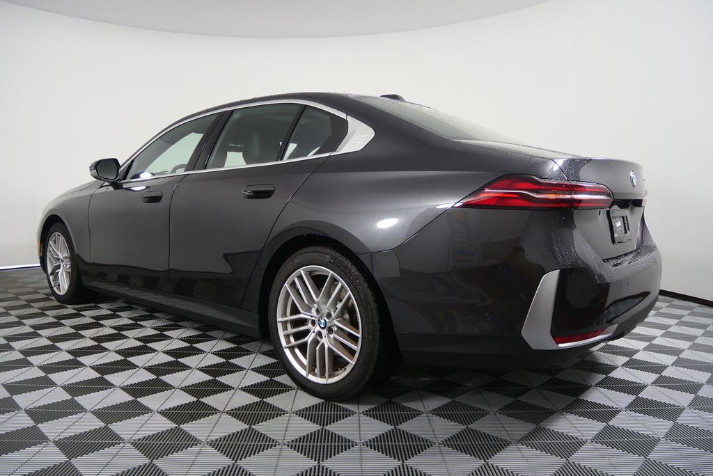 2025 BMW 5 Series 530i 5