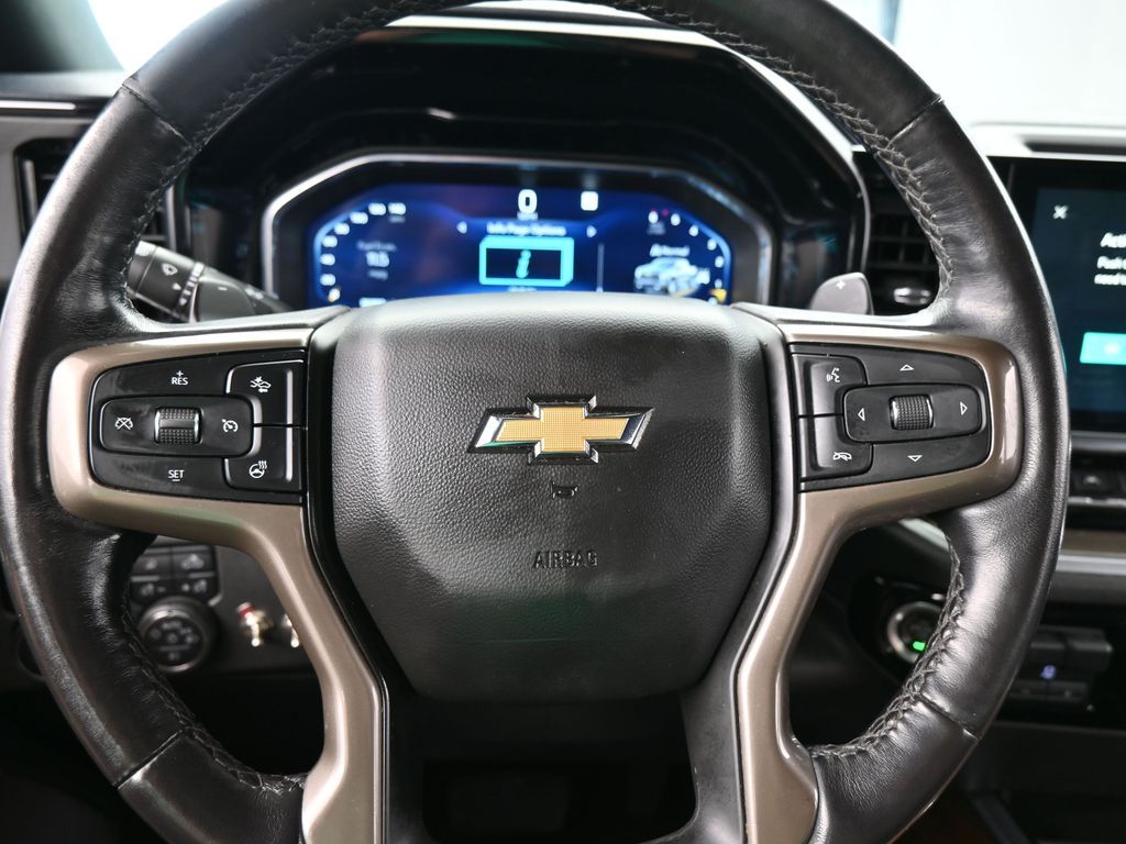 Used 2022 Iridescent Pearl Tricoat Chevrolet High Country image 35