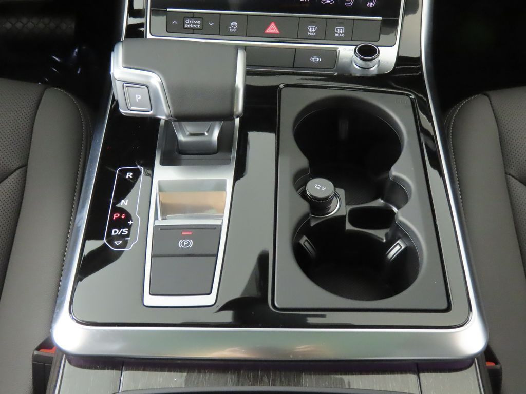 Thumbnail: 2026 Audi Q7 - 20