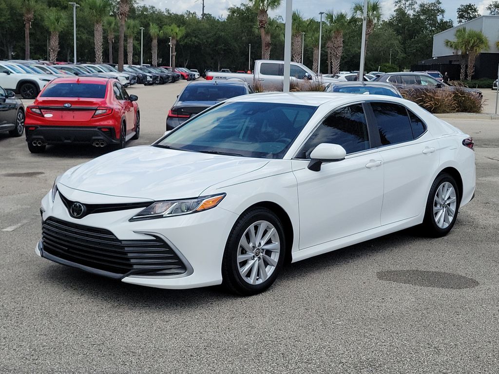 White 2022 Toyota Camry Sedan Front-Wheel Drive 8-Speed Automatic