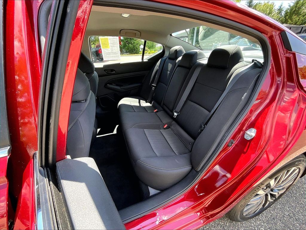 2023 Nissan Altima — photo 15