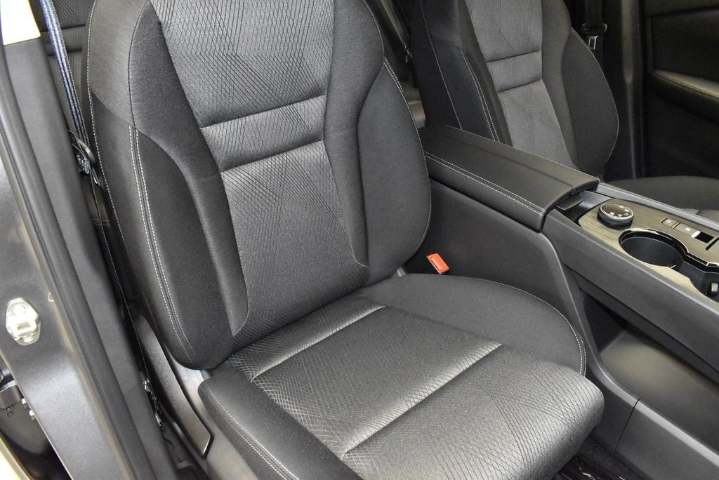 2025 Nissan Rogue SV 24