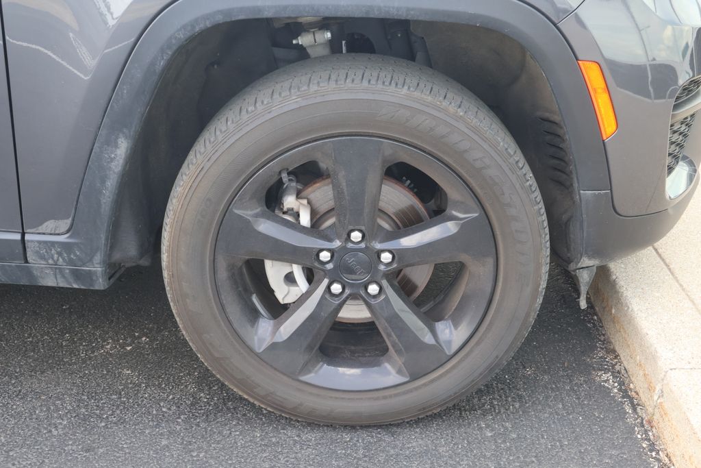 Thumbnail: 2023 Jeep Grand Cherokee - 6