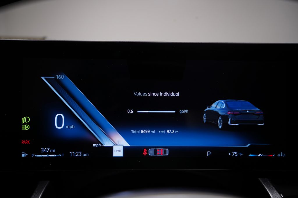 Thumbnail: 2025 BMW 5 Series - 22