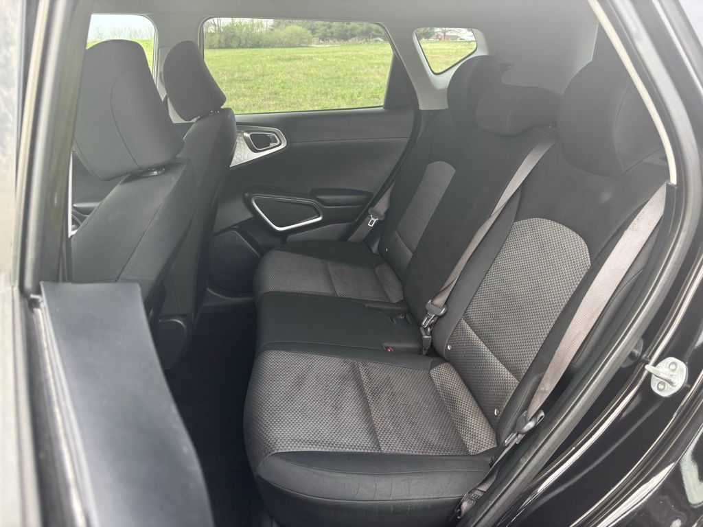 2020 Kia Soul LX - Photo 10