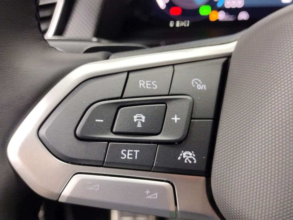2025 Volkswagen Atlas Cross Sport 2.0T SEL Premium R-Line