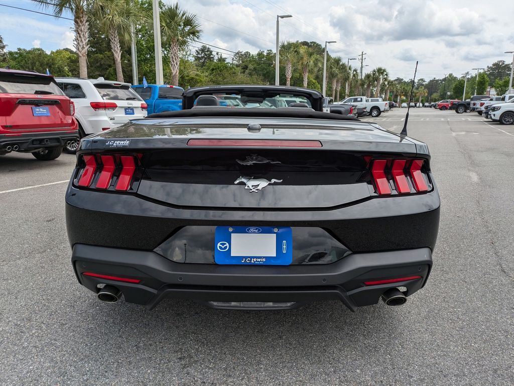 2025 Ford Mustang EcoBoost
