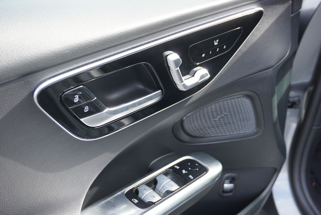 Thumbnail: 2024 Mercedes-Benz C-Class - 21