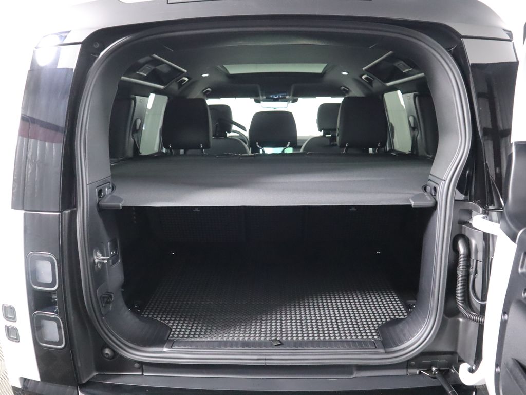 Thumbnail: 2026 Land Rover Defender - 30