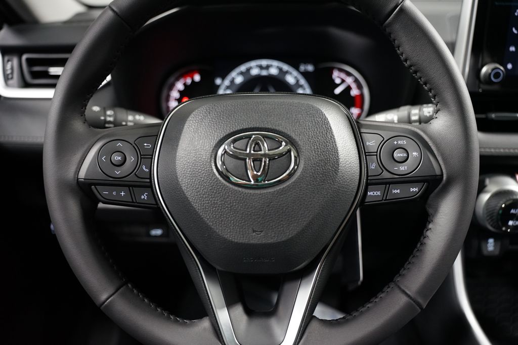 Thumbnail: 2025 Toyota RAV4 - 12