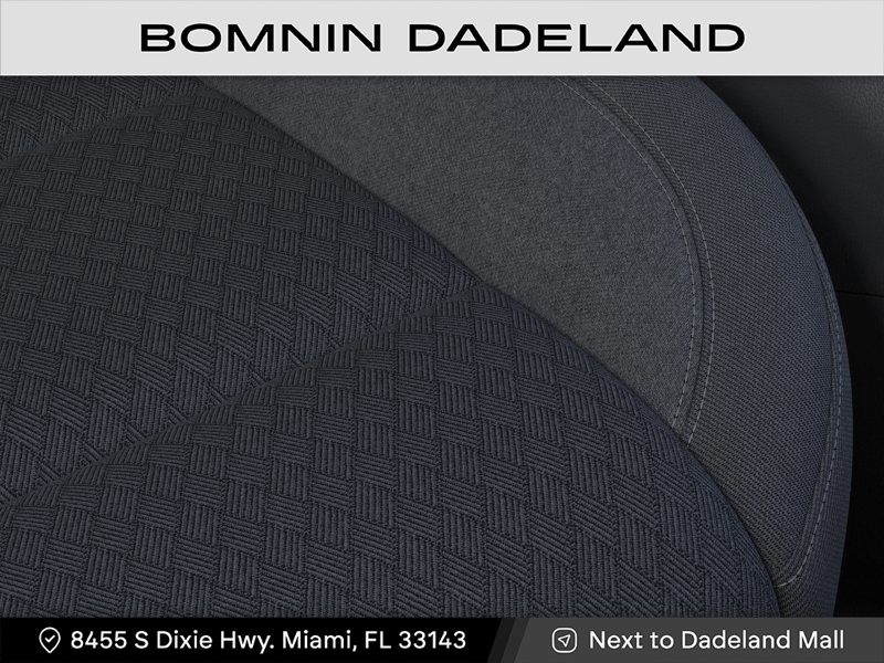 2025 Chevrolet Silverado 3500HD LT photo
