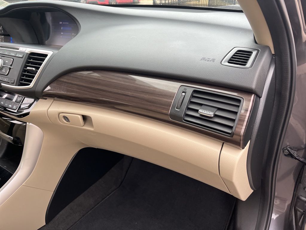 Thumbnail: 2017 Honda Accord - 29