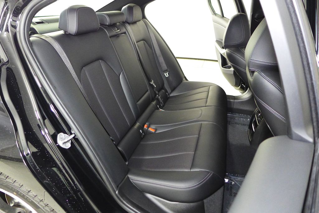 Thumbnail: 2023 BMW 3 Series - 20