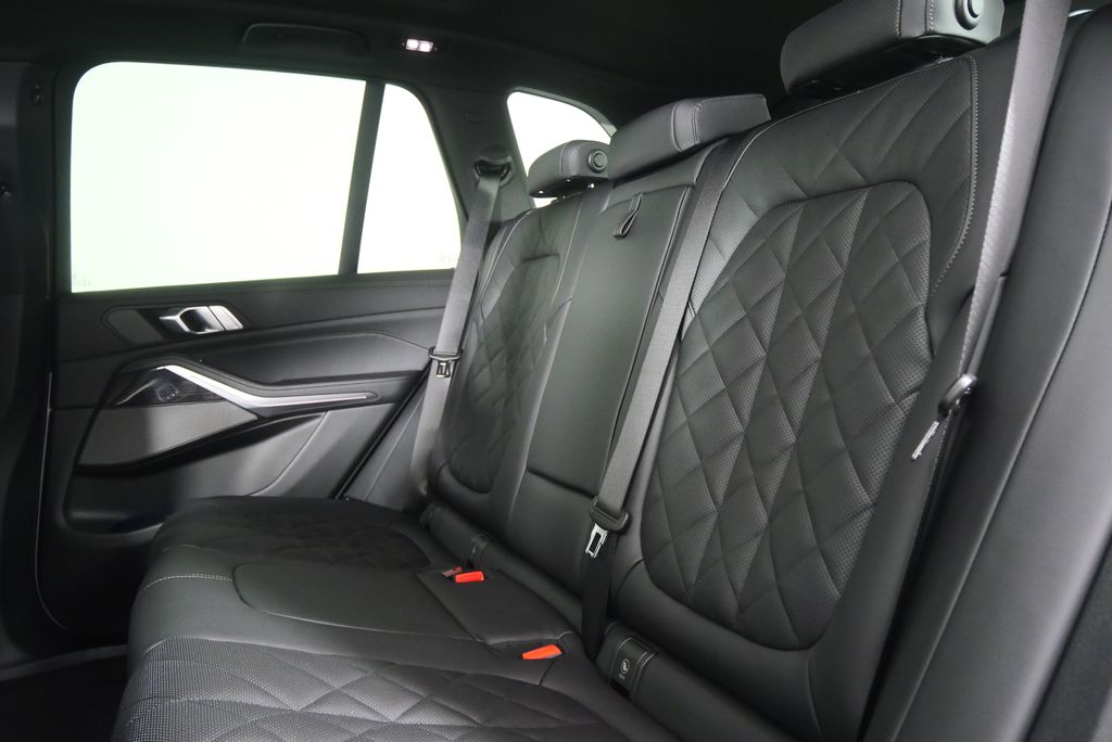 Thumbnail: 2026 BMW X5 - 16