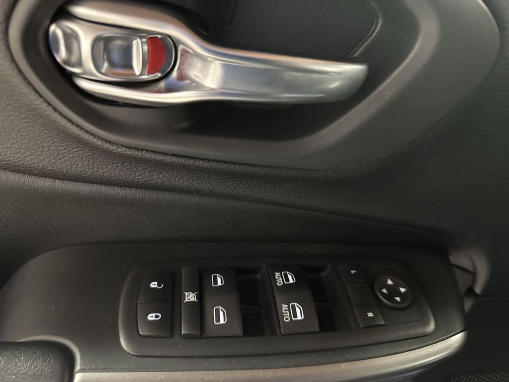 used 2019 Jeep Cherokee car, priced at $16,702