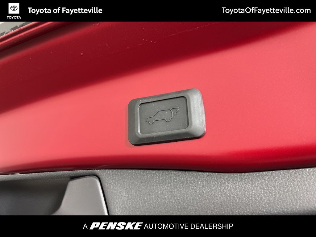 2025 Toyota RAV4 XLE Premium 21