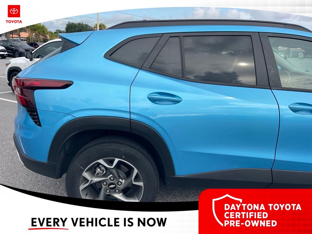 Used 2025 Chevrolet Trax SUV