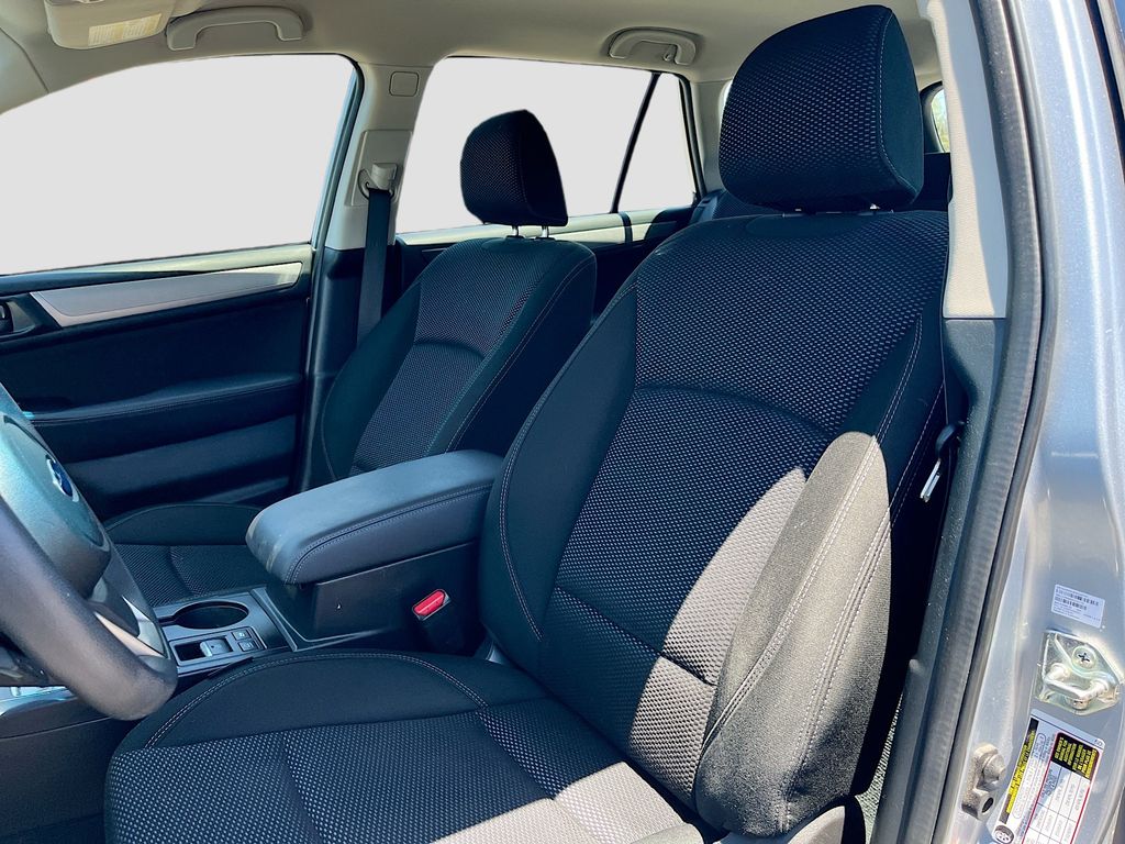 Used 2019 Silver Subaru 2.5i image 19