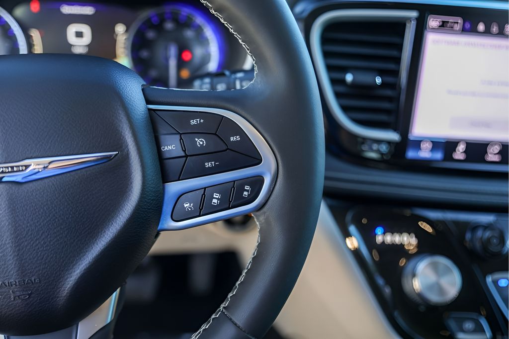 Used Car 2022 Chrysler Pacifica  Touring L For Sale Under $30,000 In Austin, Texas