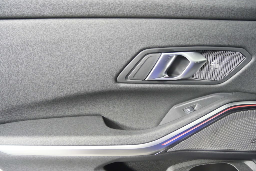 Thumbnail: 2026 BMW 3 Series - 15