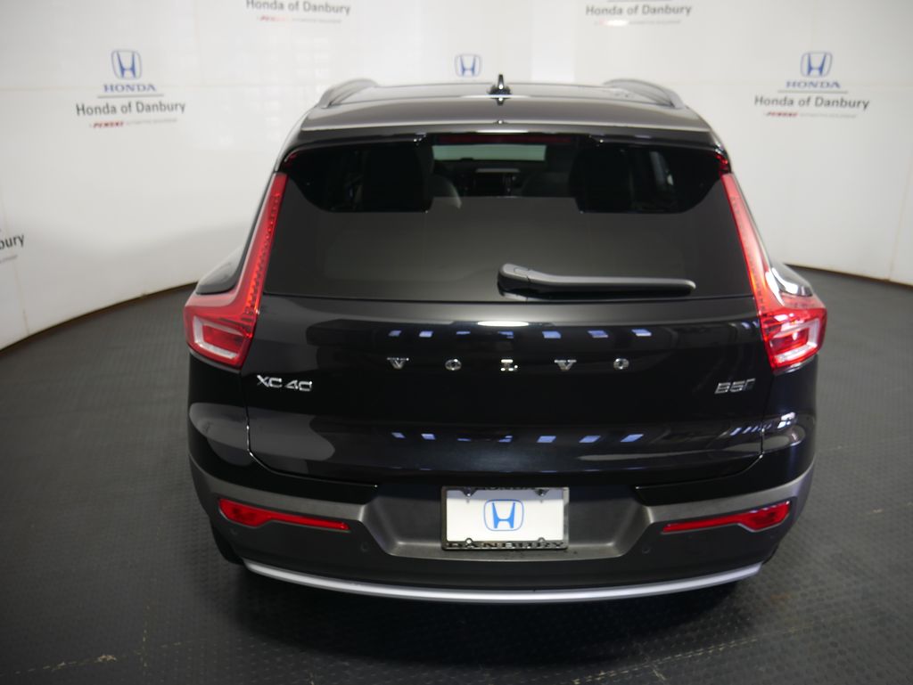 Thumbnail: 2023 Volvo XC40 - 5