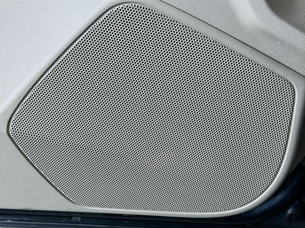 Thumbnail: 2021 Cadillac XT4 - 18
