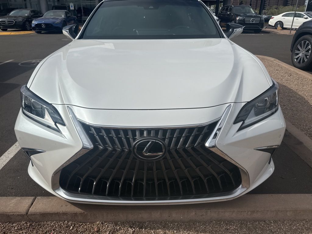 2022 Lexus ES 350 Luxury 2