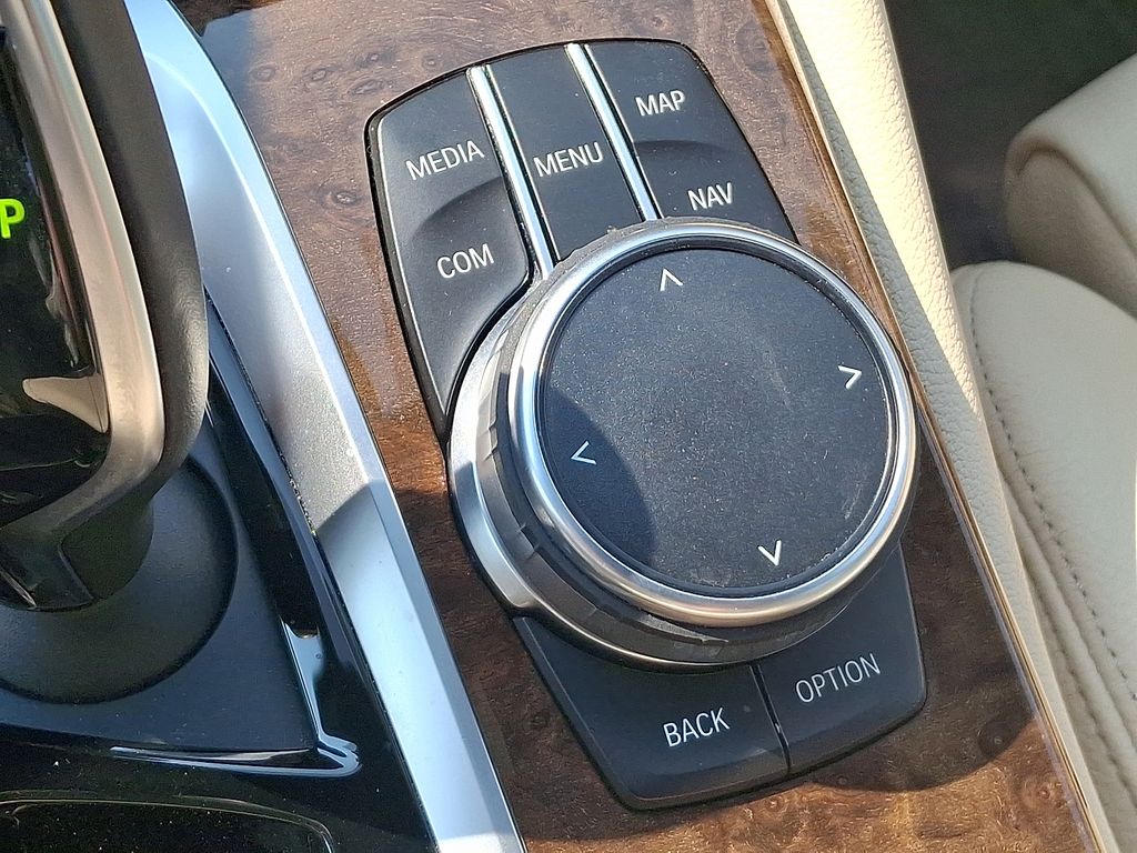 Thumbnail: 2018 BMW 5 Series - 27