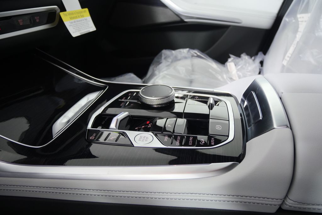 2026 BMW X7 xDrive40i 24